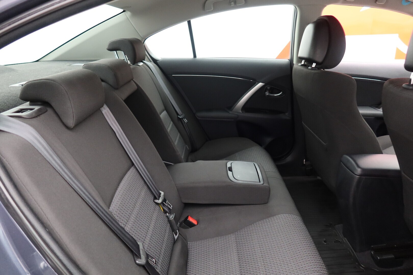 TOYOTA Avensis 2012