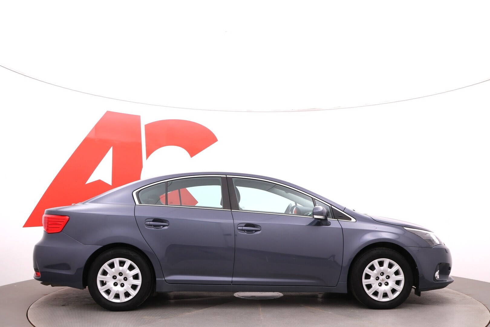TOYOTA Avensis 2012