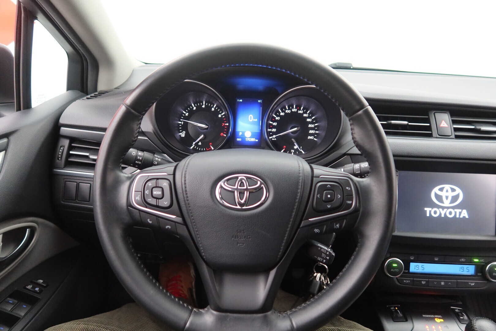 TOYOTA Avensis 2018