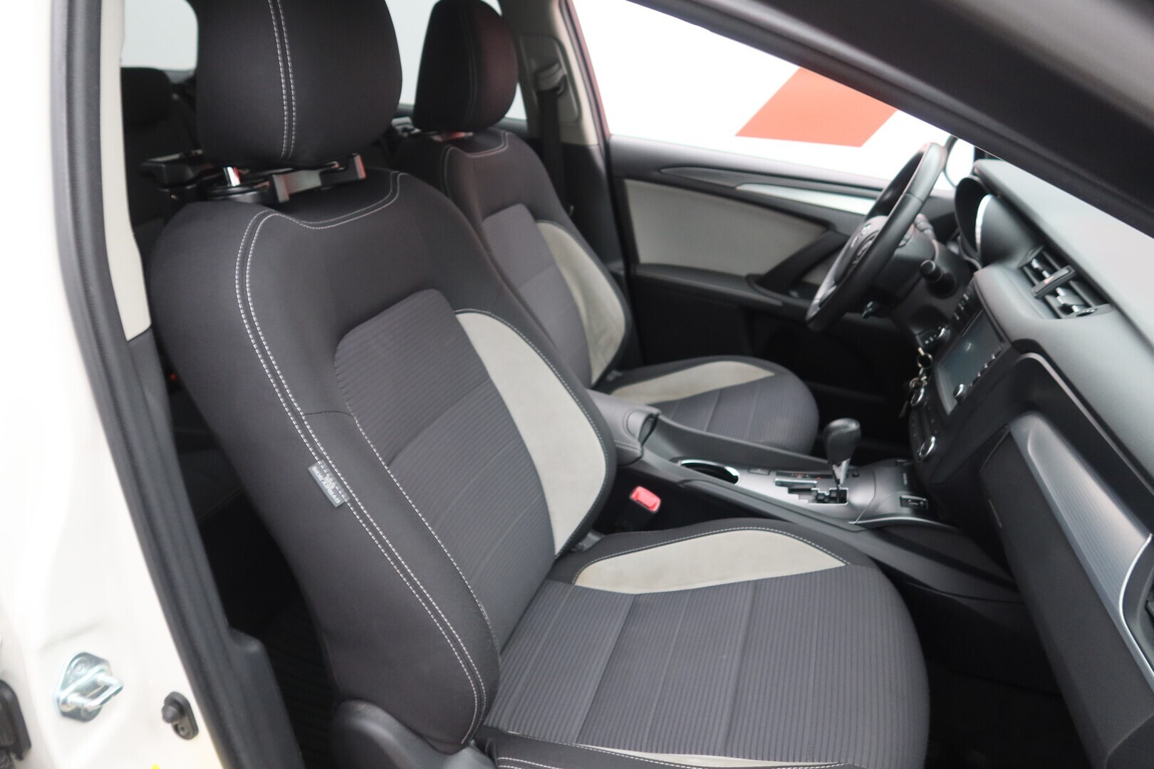 TOYOTA Avensis 2018