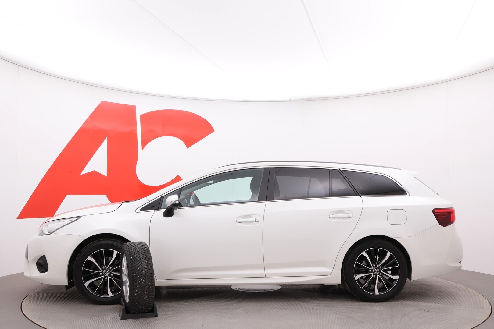 TOYOTA Avensis 2018