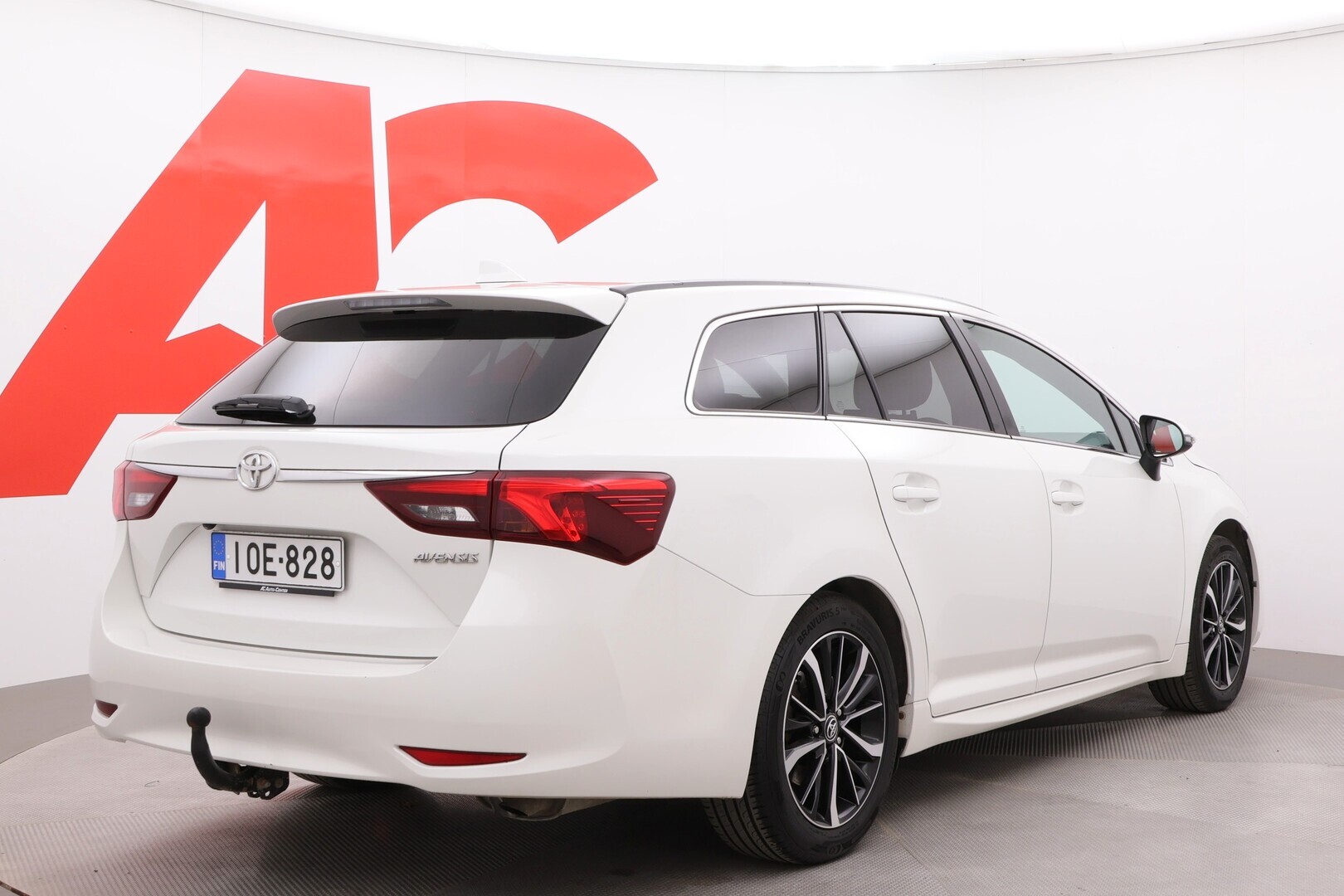 TOYOTA Avensis 2018