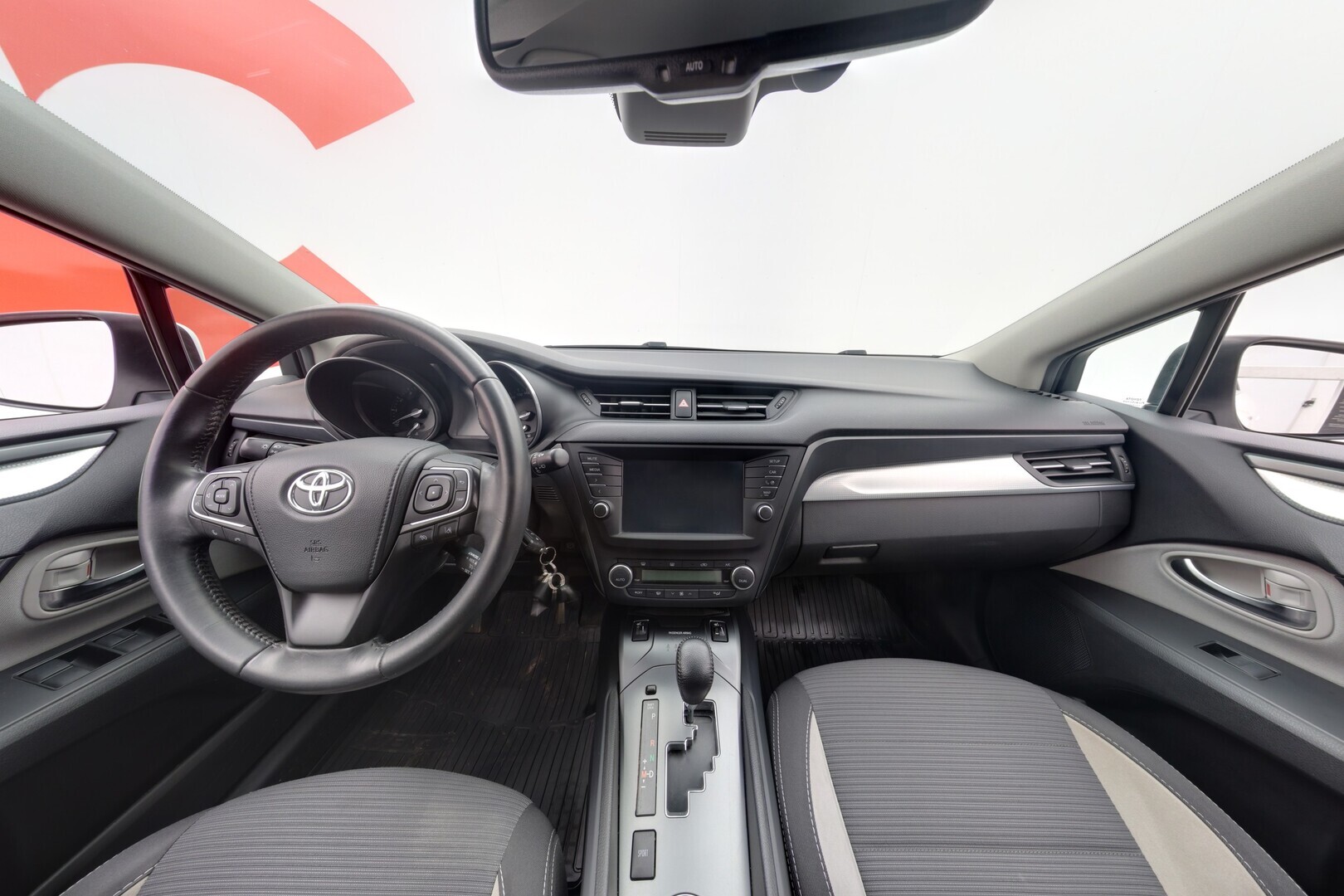 TOYOTA Avensis 2018