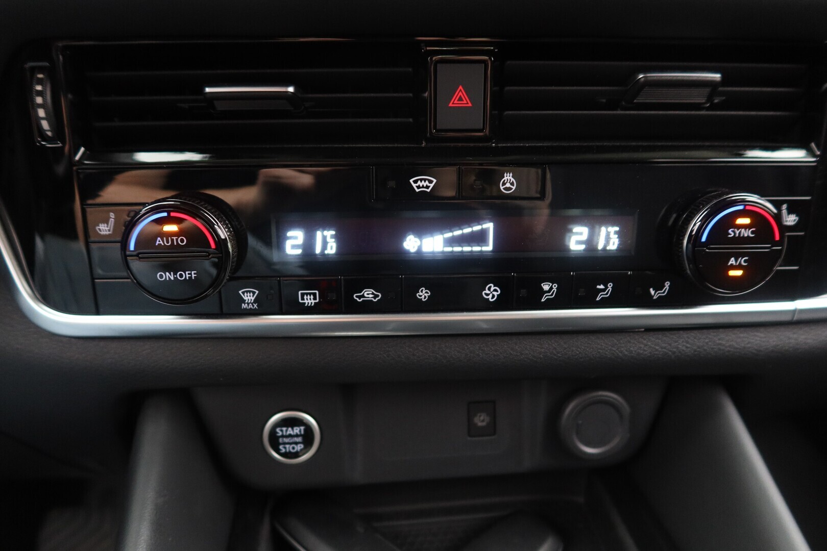 NISSAN Qashqai 2023