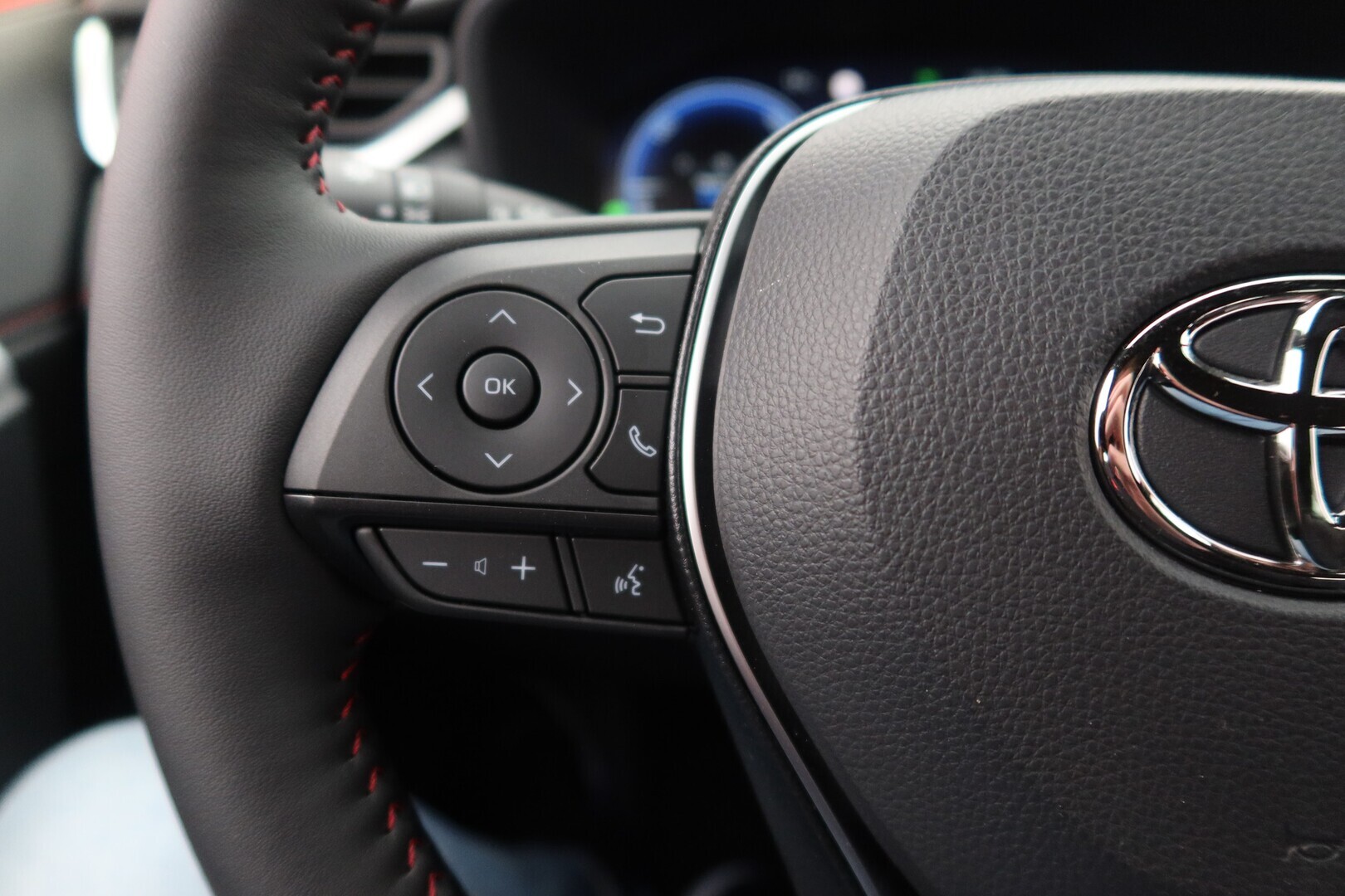 TOYOTA RAV4 Plug-in 2025