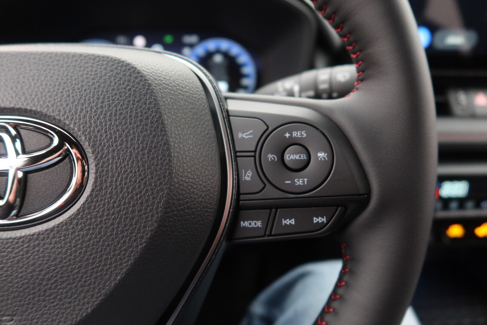 TOYOTA RAV4 Plug-in 2025