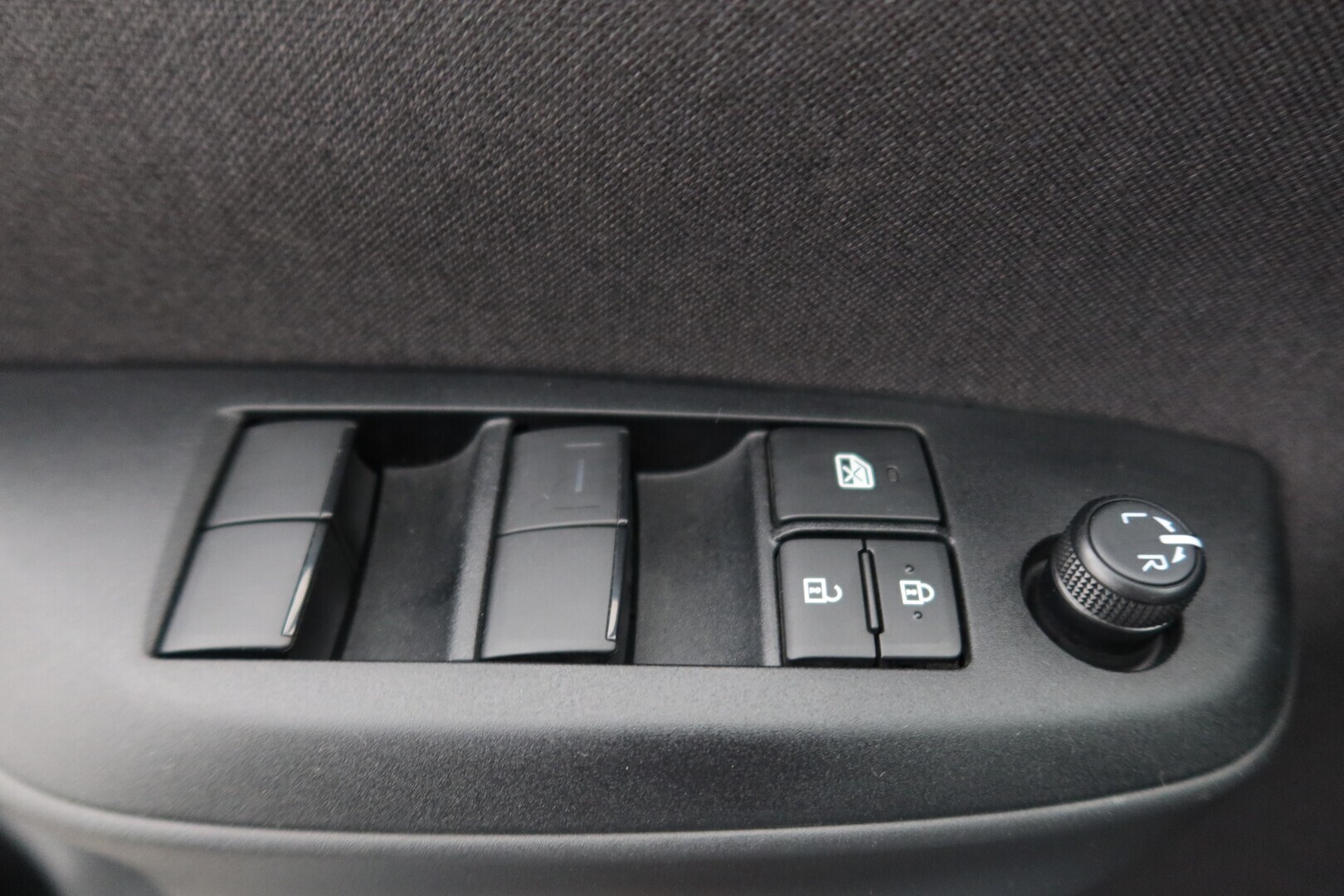 TOYOTA Yaris Cross 2025