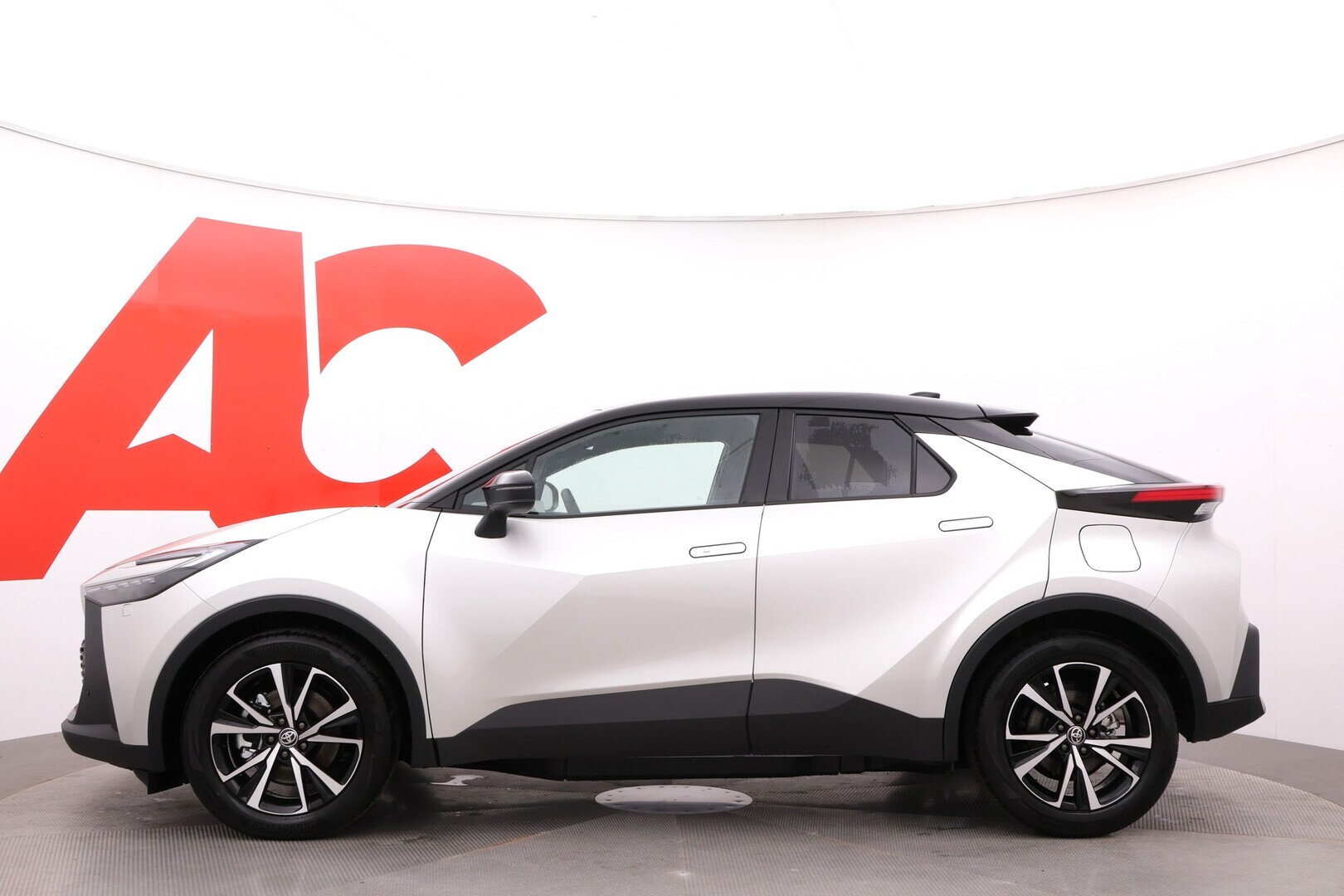 TOYOTA C-HR 2025