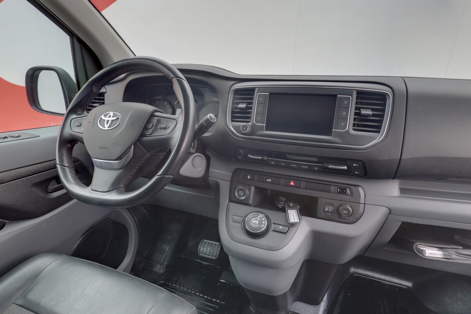 TOYOTA Proace 2021