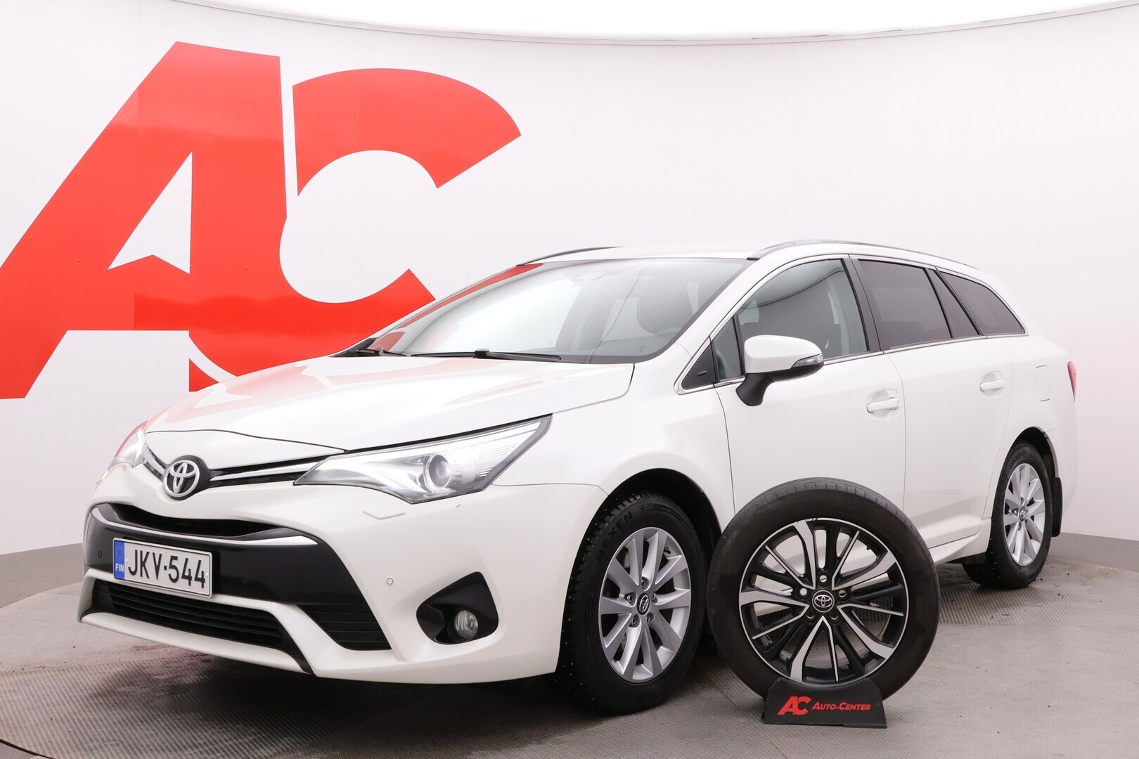 TOYOTA Avensis 2018