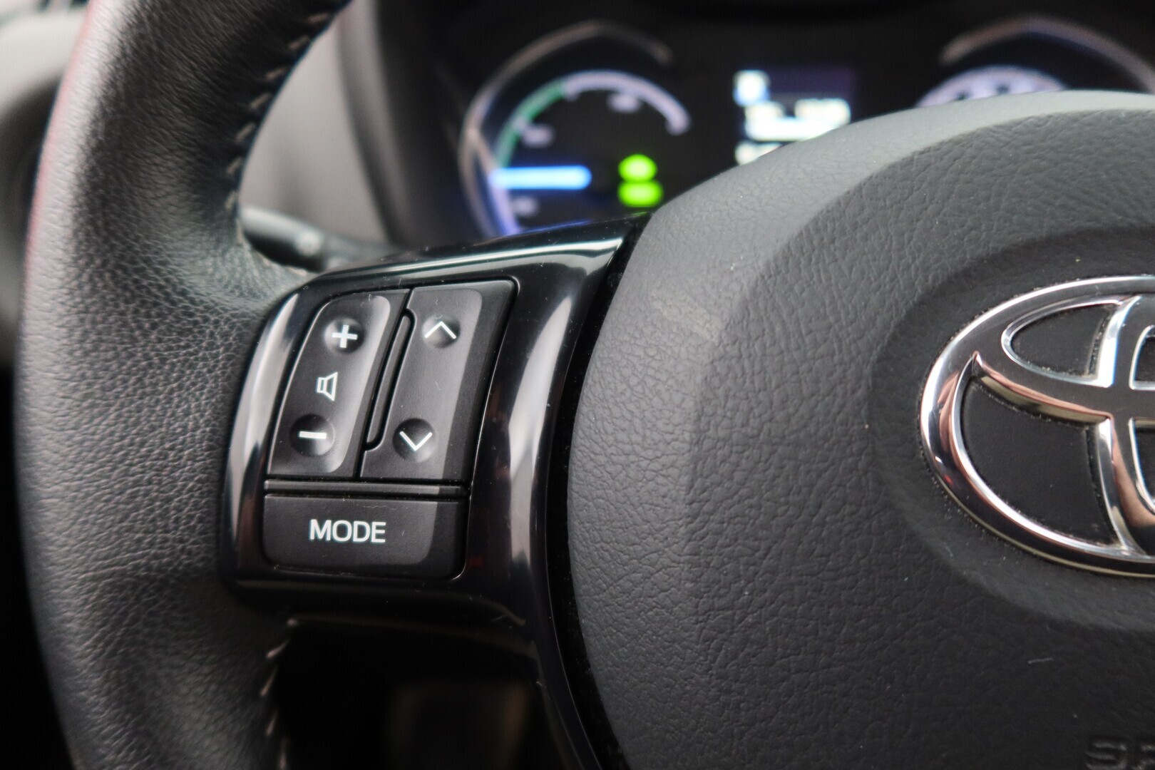 TOYOTA Yaris 2018