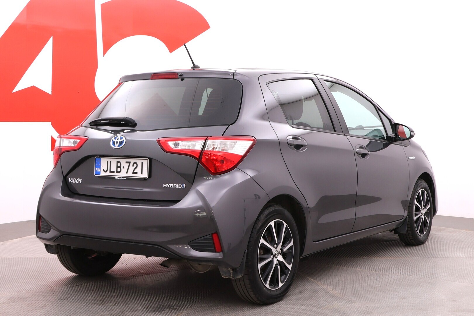 TOYOTA Yaris 2018