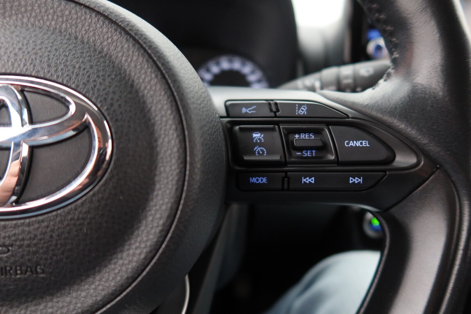 TOYOTA Yaris 2021
