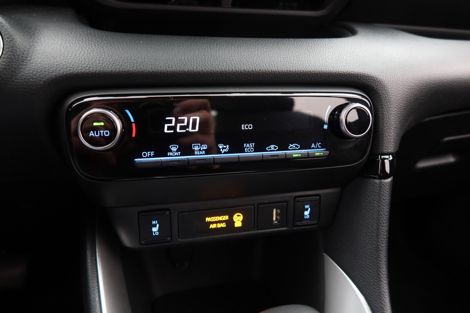 TOYOTA Yaris 2021