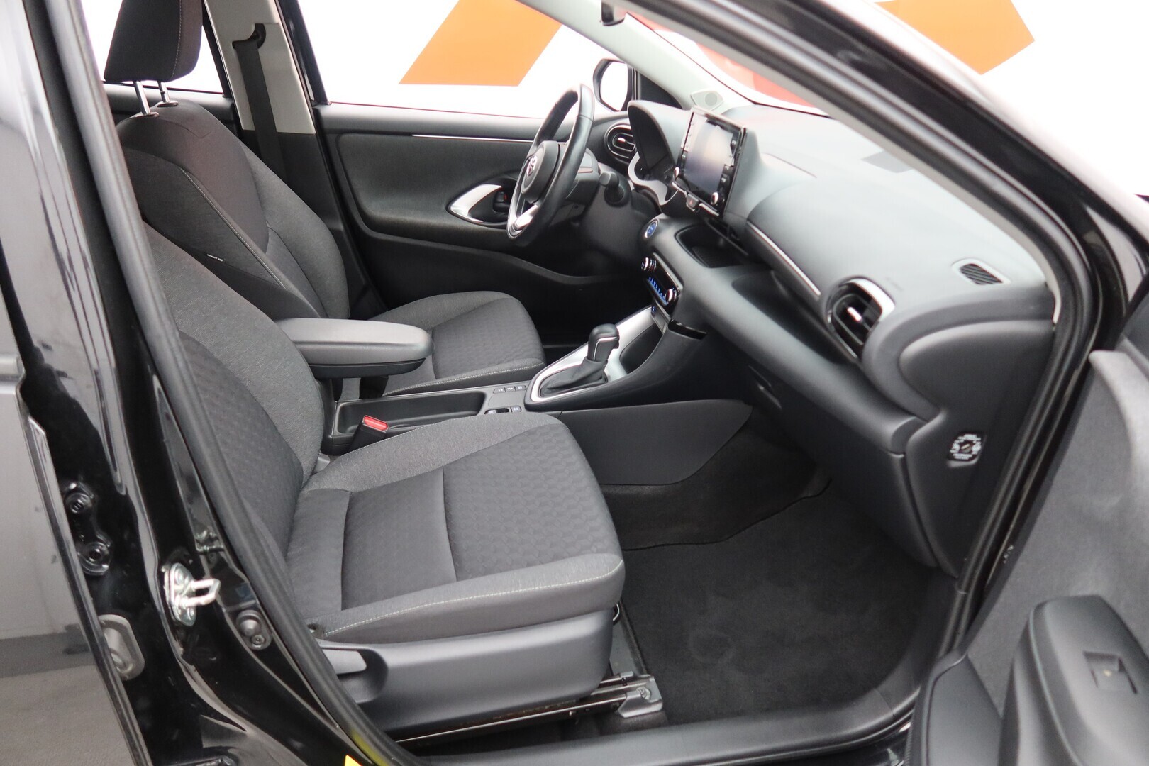 TOYOTA Yaris 2021