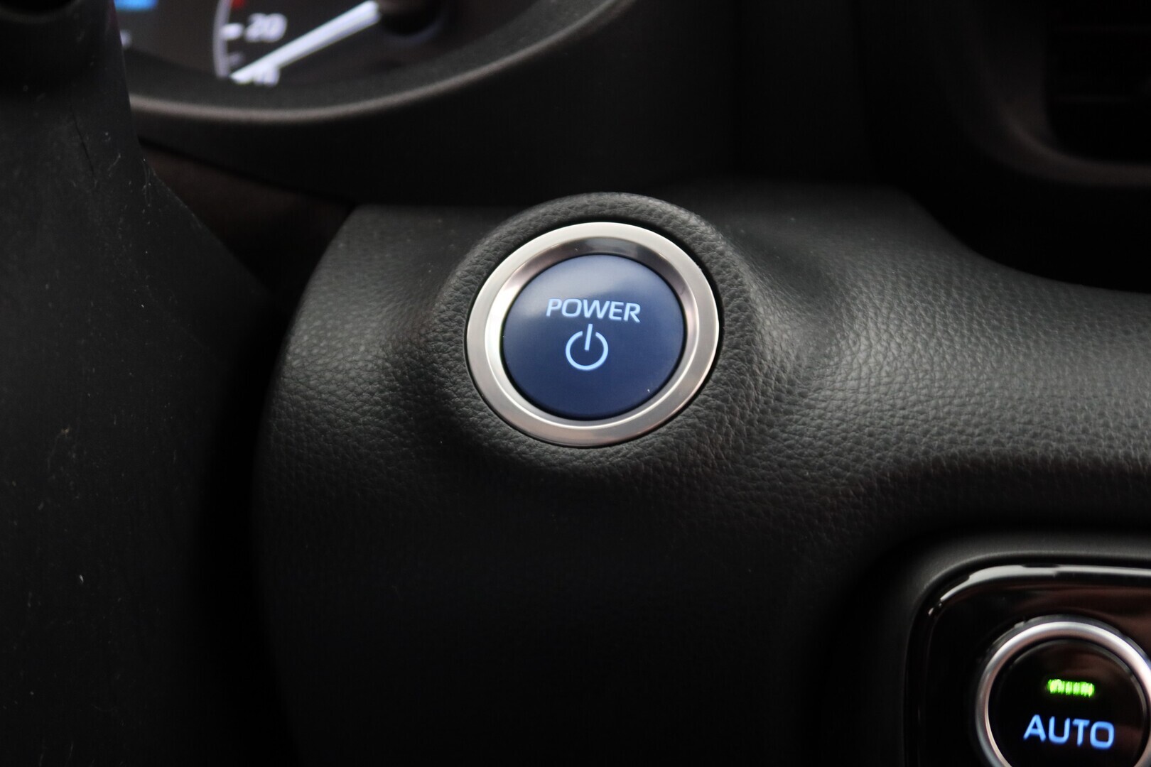 TOYOTA Yaris 2021