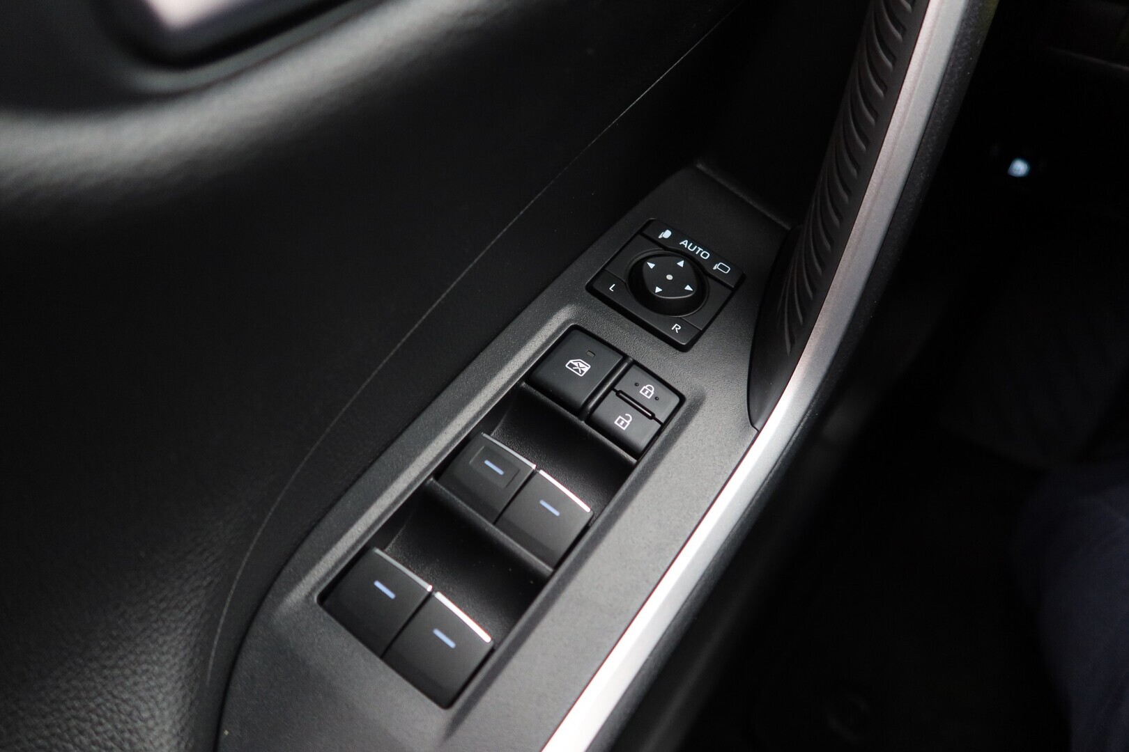 TOYOTA RAV4 Plug-in 2023