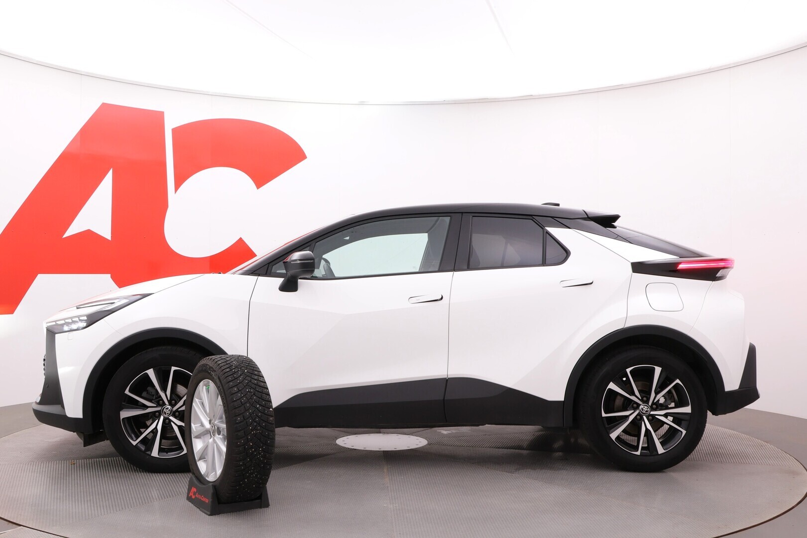 TOYOTA C-HR 2024