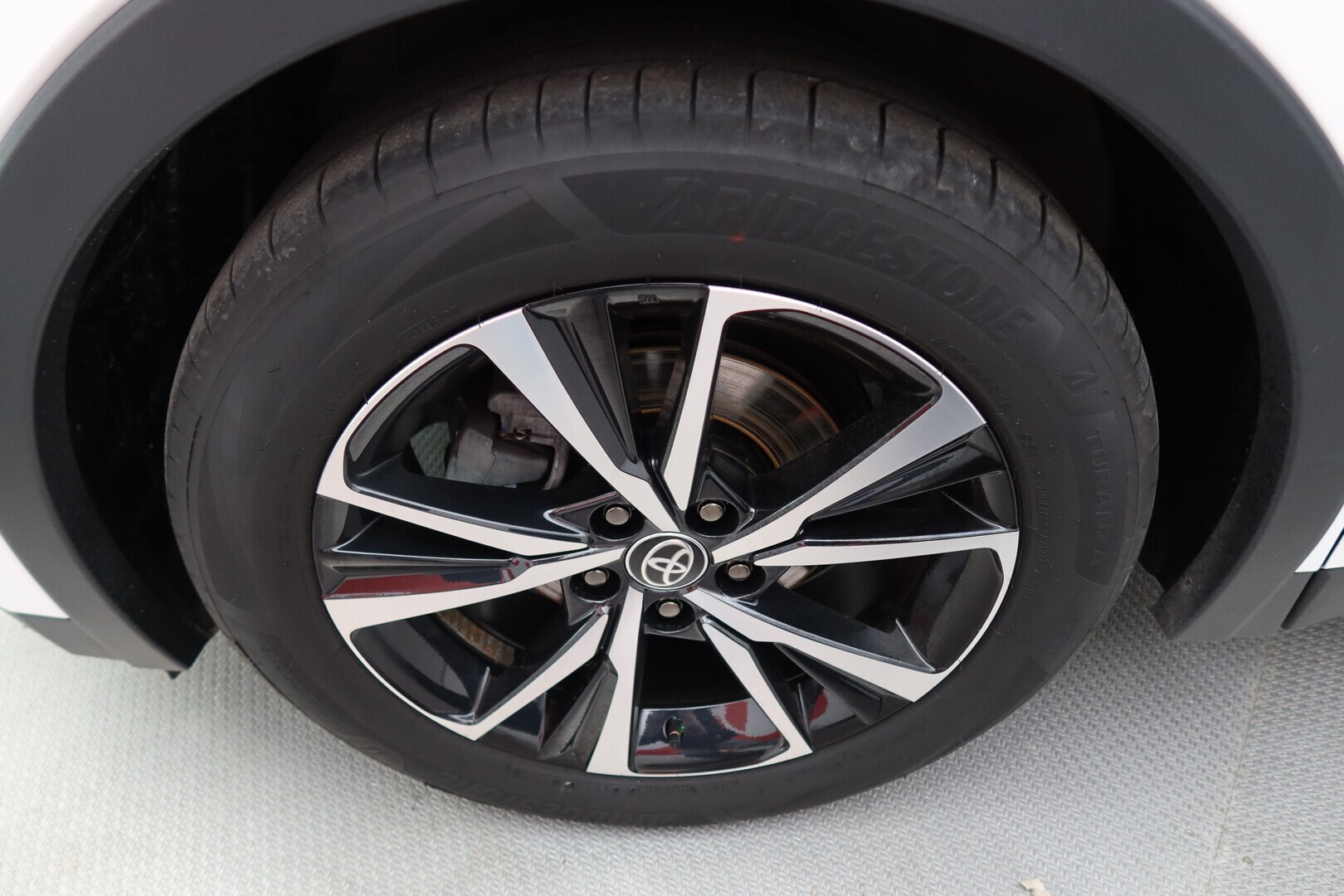 TOYOTA C-HR 2024
