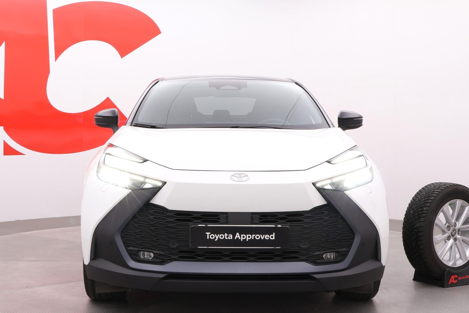 TOYOTA C-HR 2024
