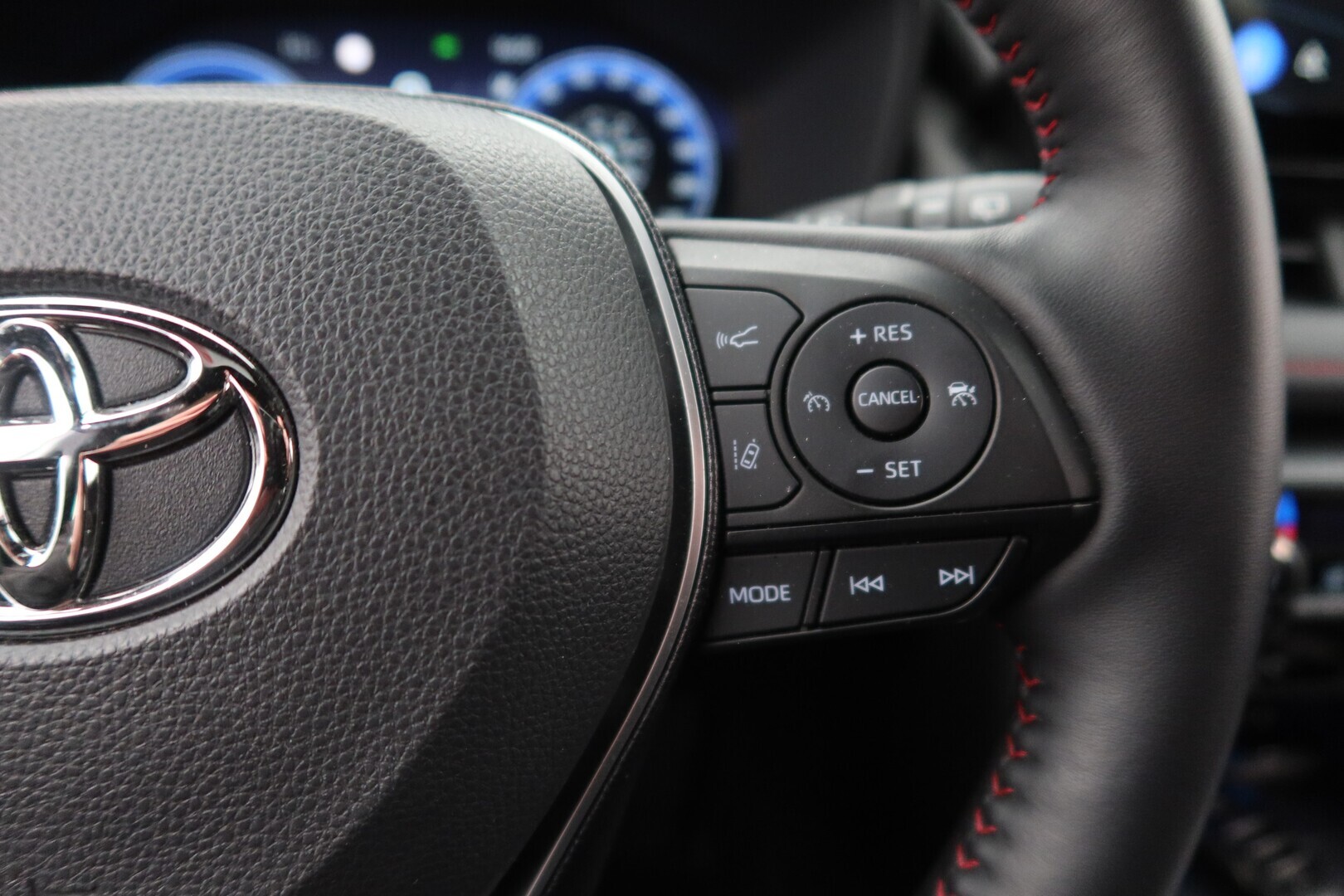 TOYOTA RAV4 Plug-in 2025