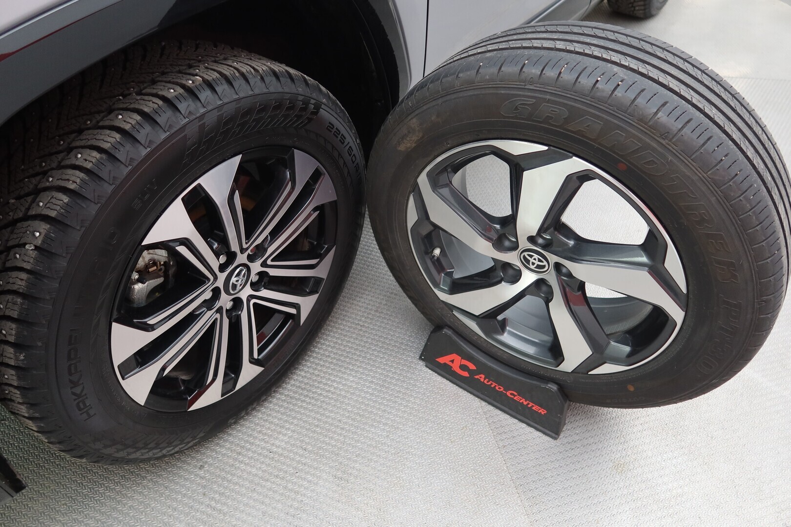 TOYOTA RAV4 Plug-in 2025