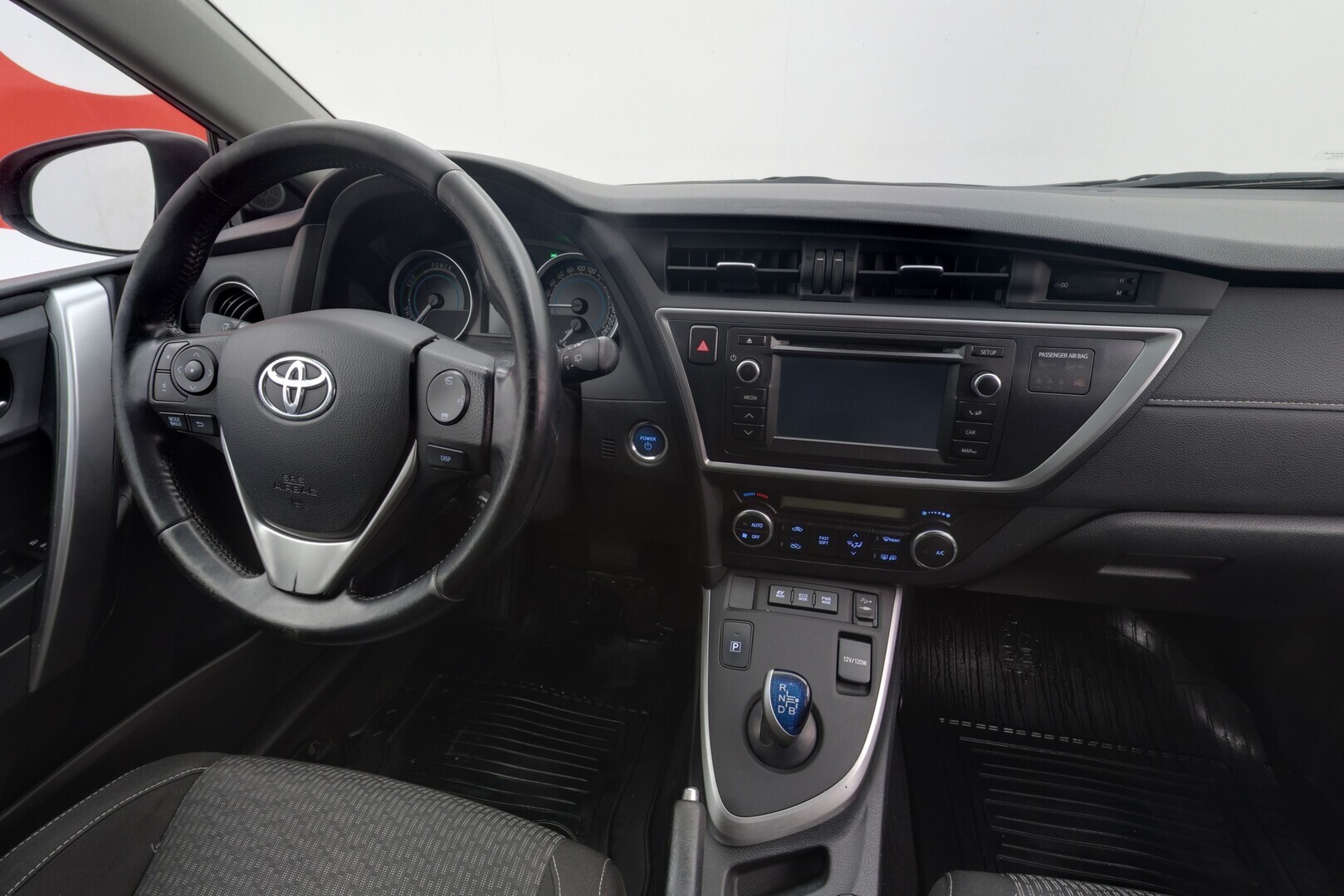 TOYOTA Auris 2014