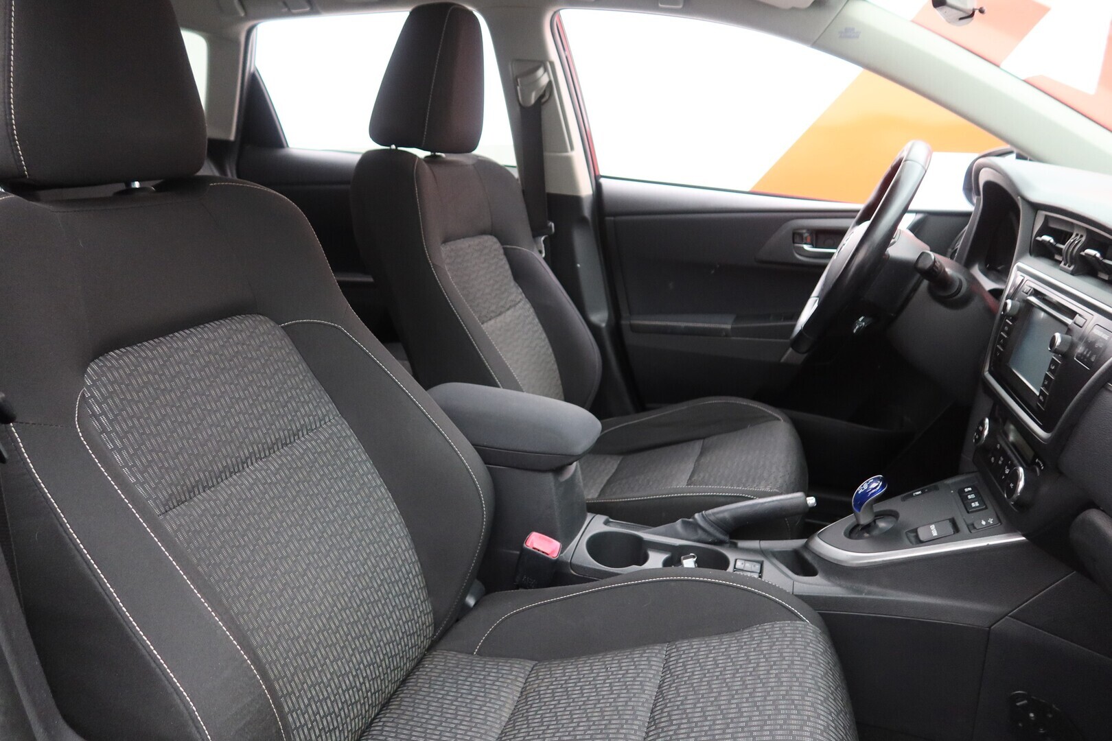 TOYOTA Auris 2014