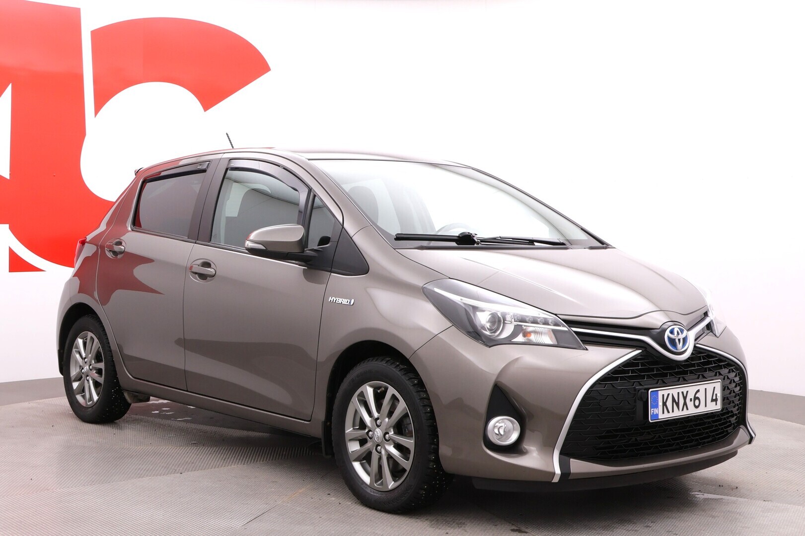 TOYOTA Yaris 2016
