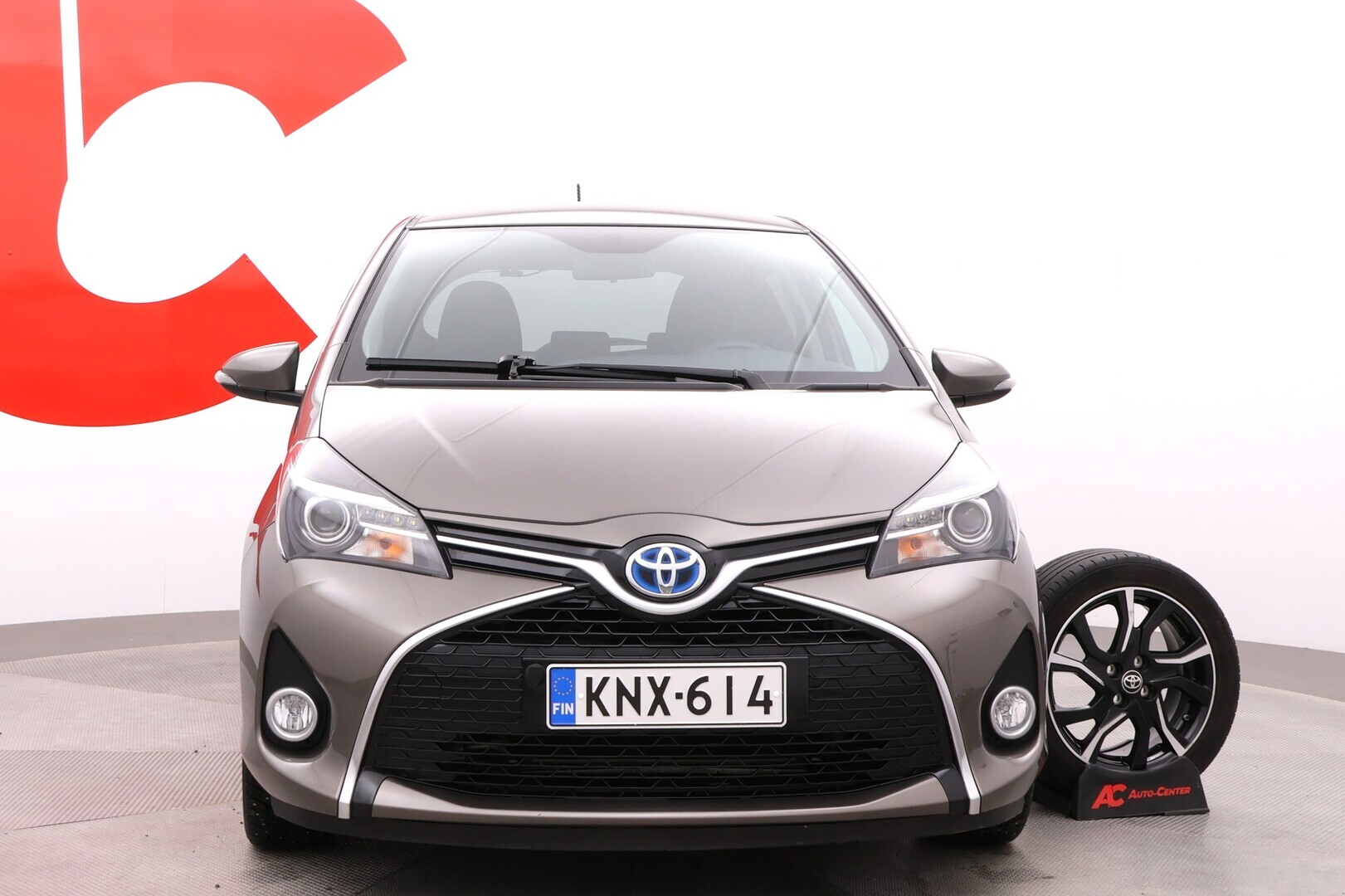 TOYOTA Yaris 2016