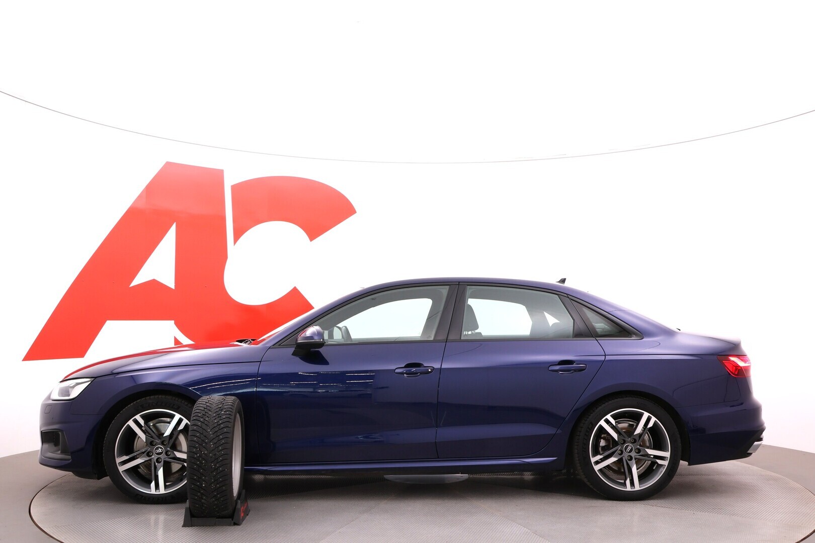 AUDI A4 2021