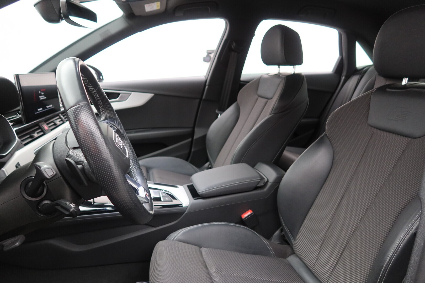 AUDI A4 2021