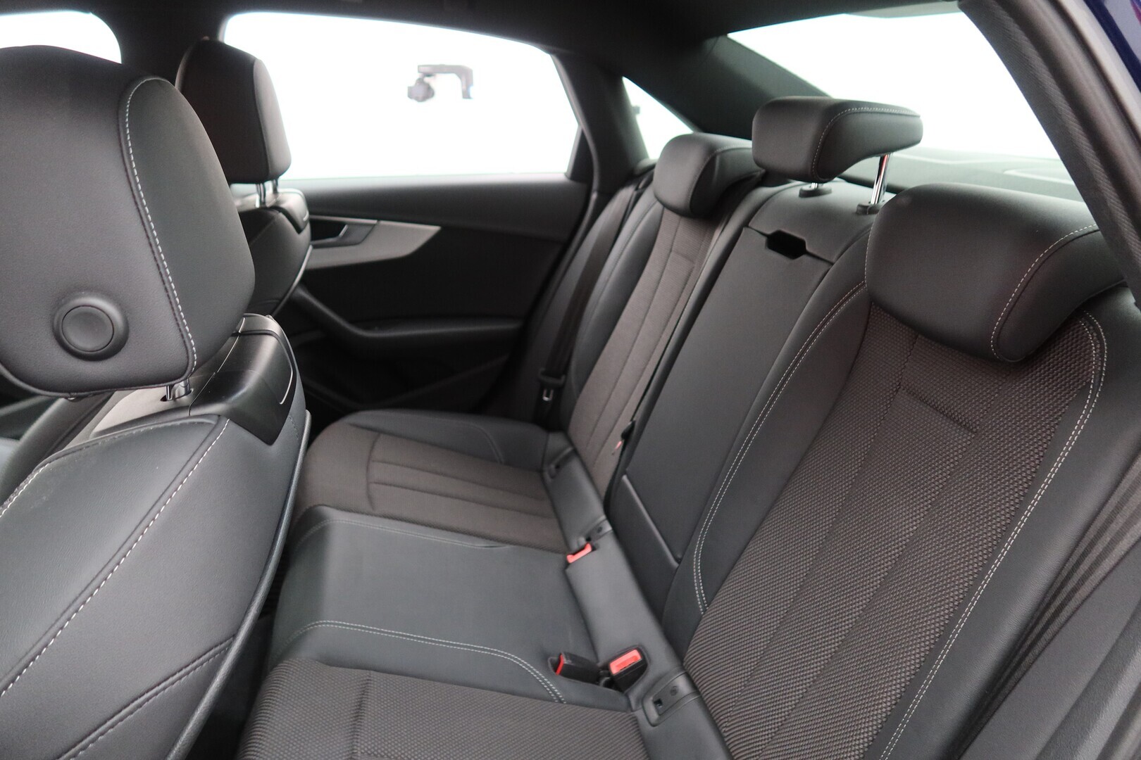 AUDI A4 2021