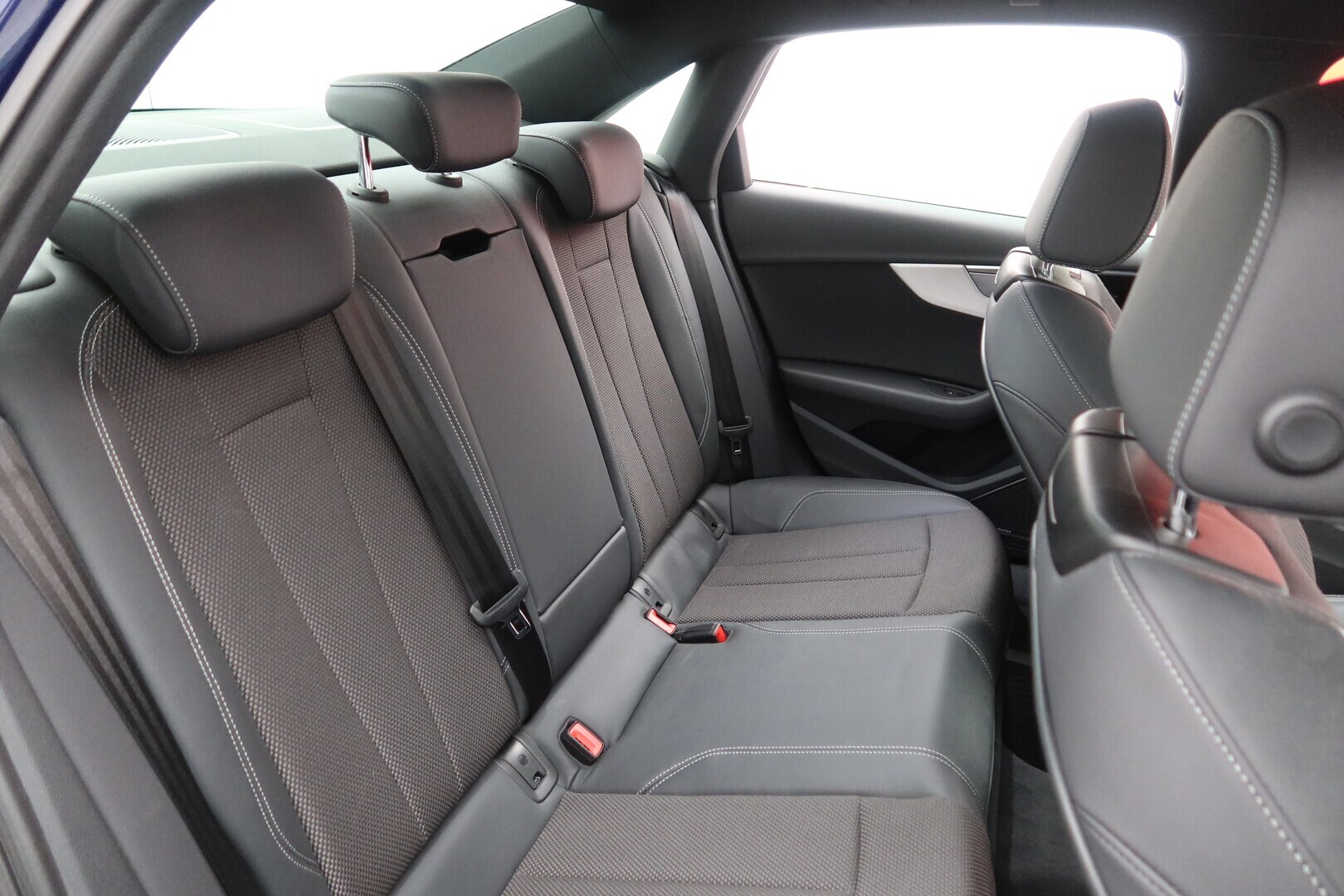 AUDI A4 2021