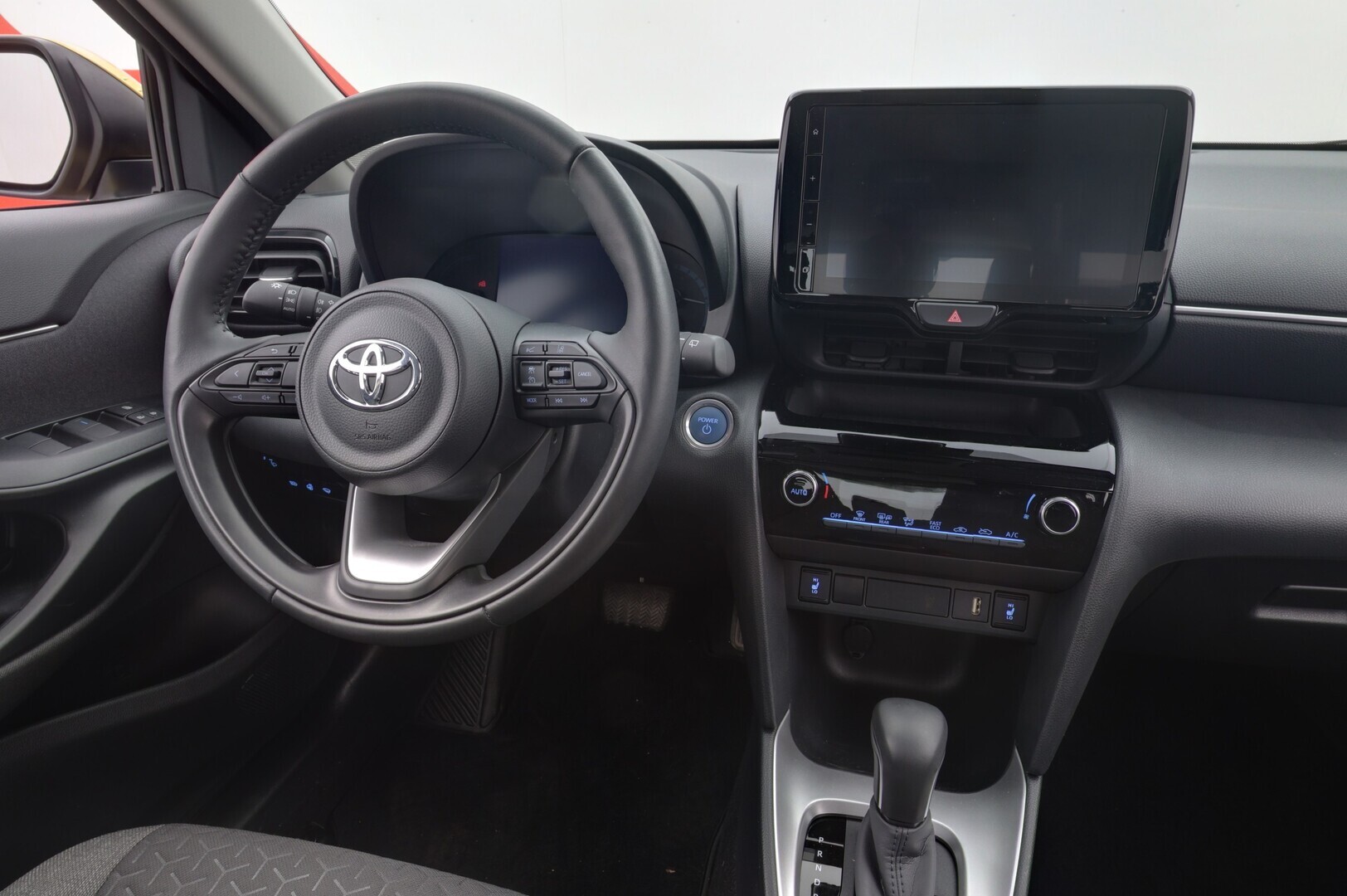 TOYOTA Yaris Cross 2023