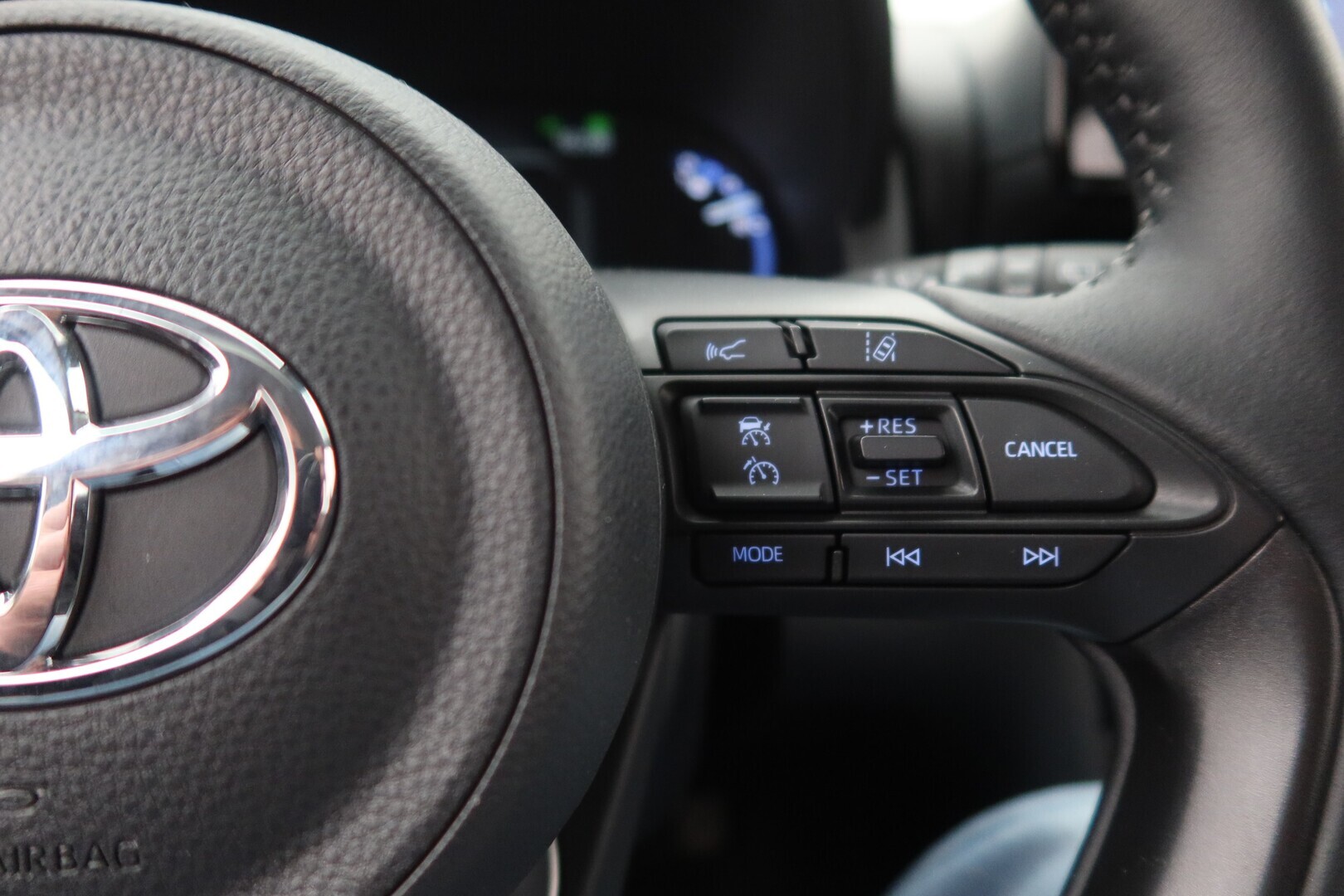 TOYOTA Yaris Cross 2023