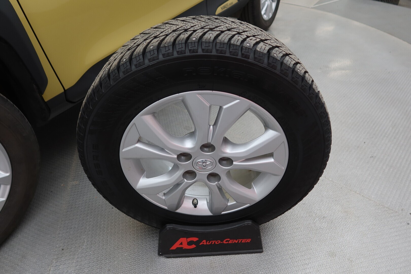 TOYOTA Yaris Cross 2023