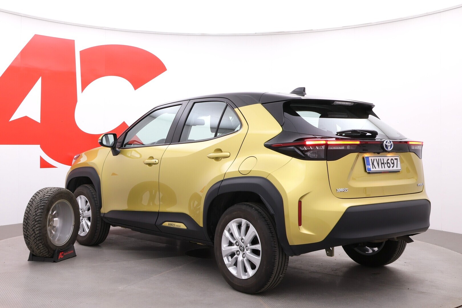 TOYOTA Yaris Cross 2023