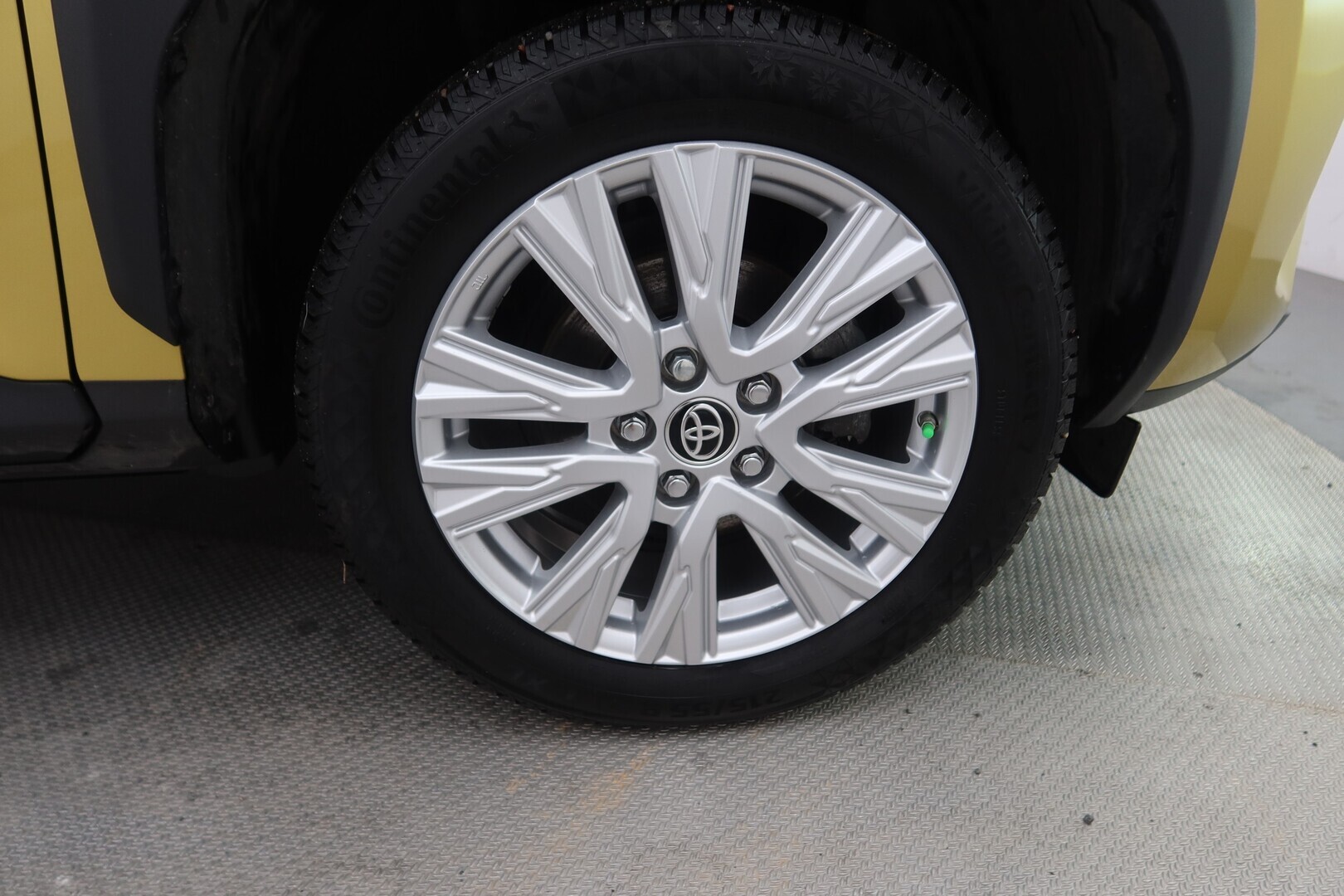 TOYOTA Yaris Cross 2023