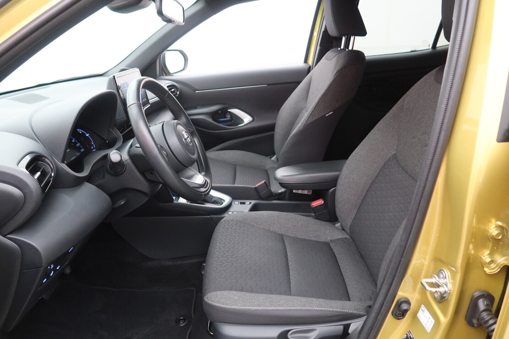 TOYOTA Yaris Cross 2023