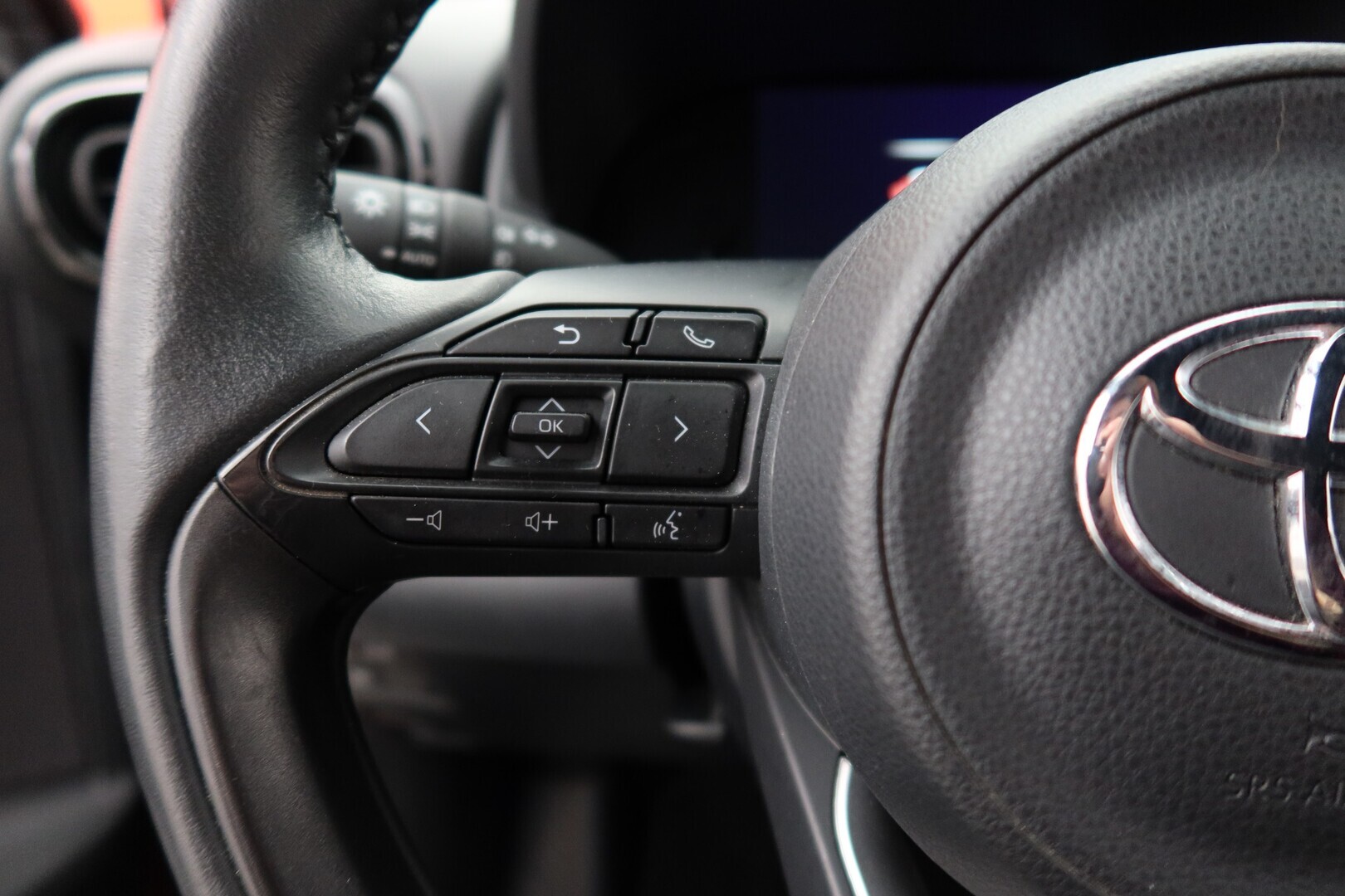 TOYOTA Yaris Cross 2023