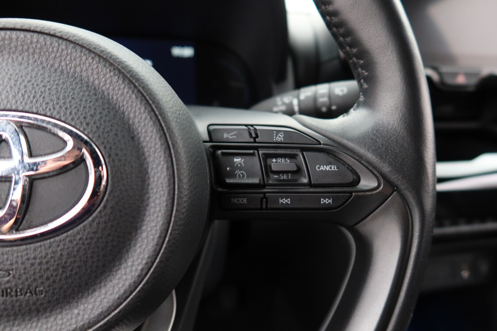 TOYOTA Yaris Cross 2023