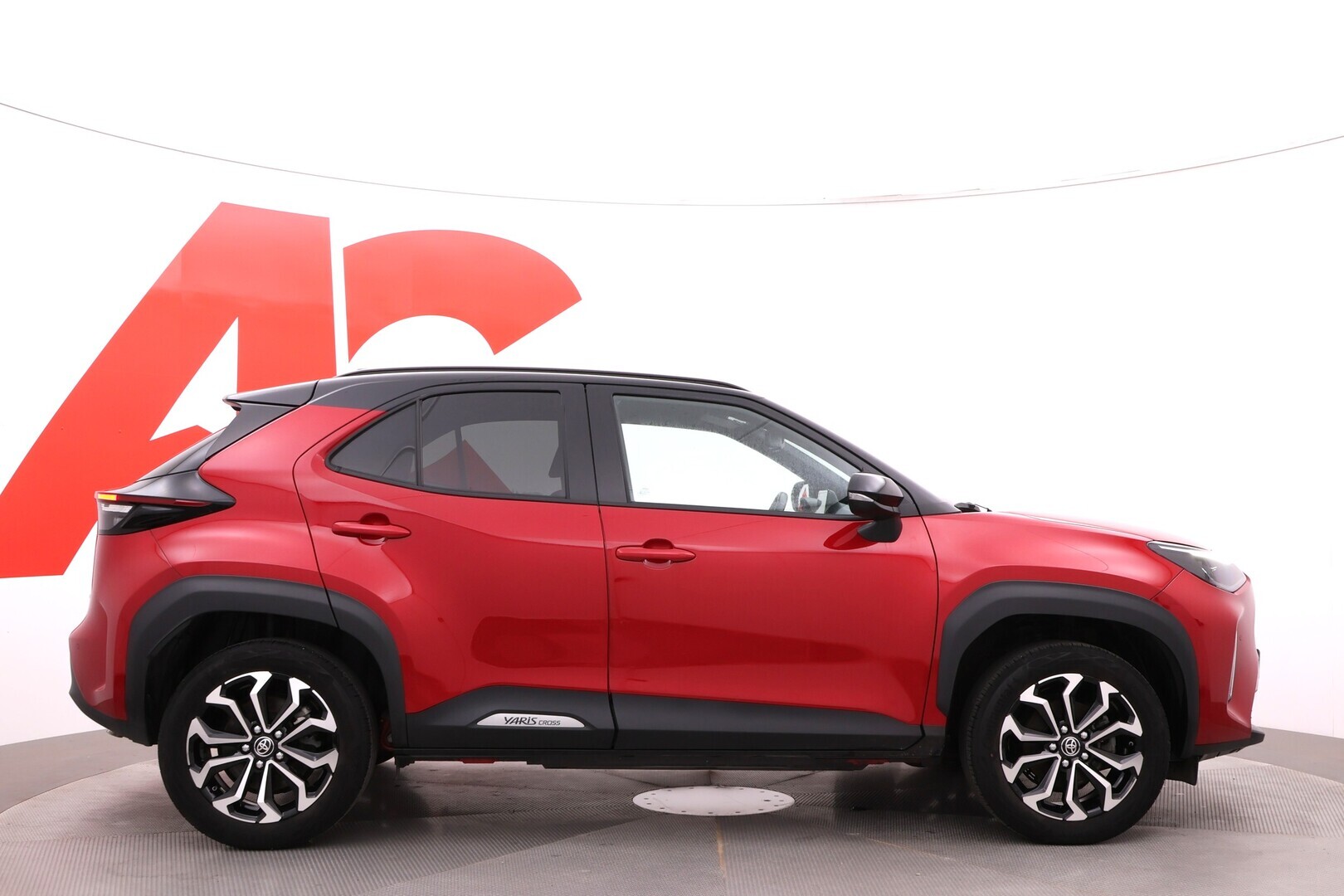 TOYOTA Yaris Cross 2023