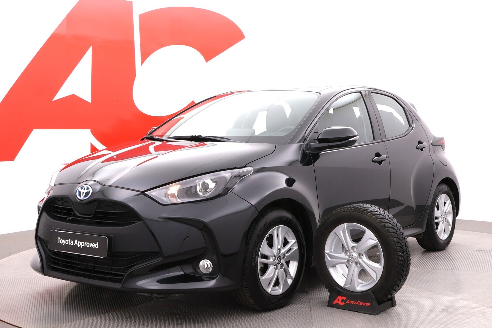 TOYOTA Yaris 2023