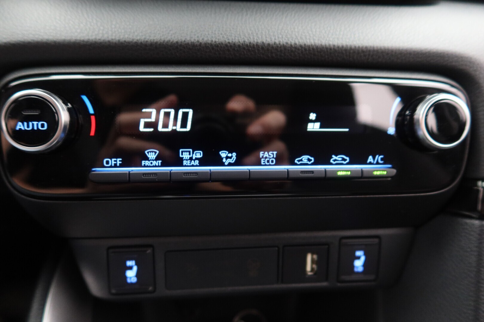 TOYOTA Yaris 2023