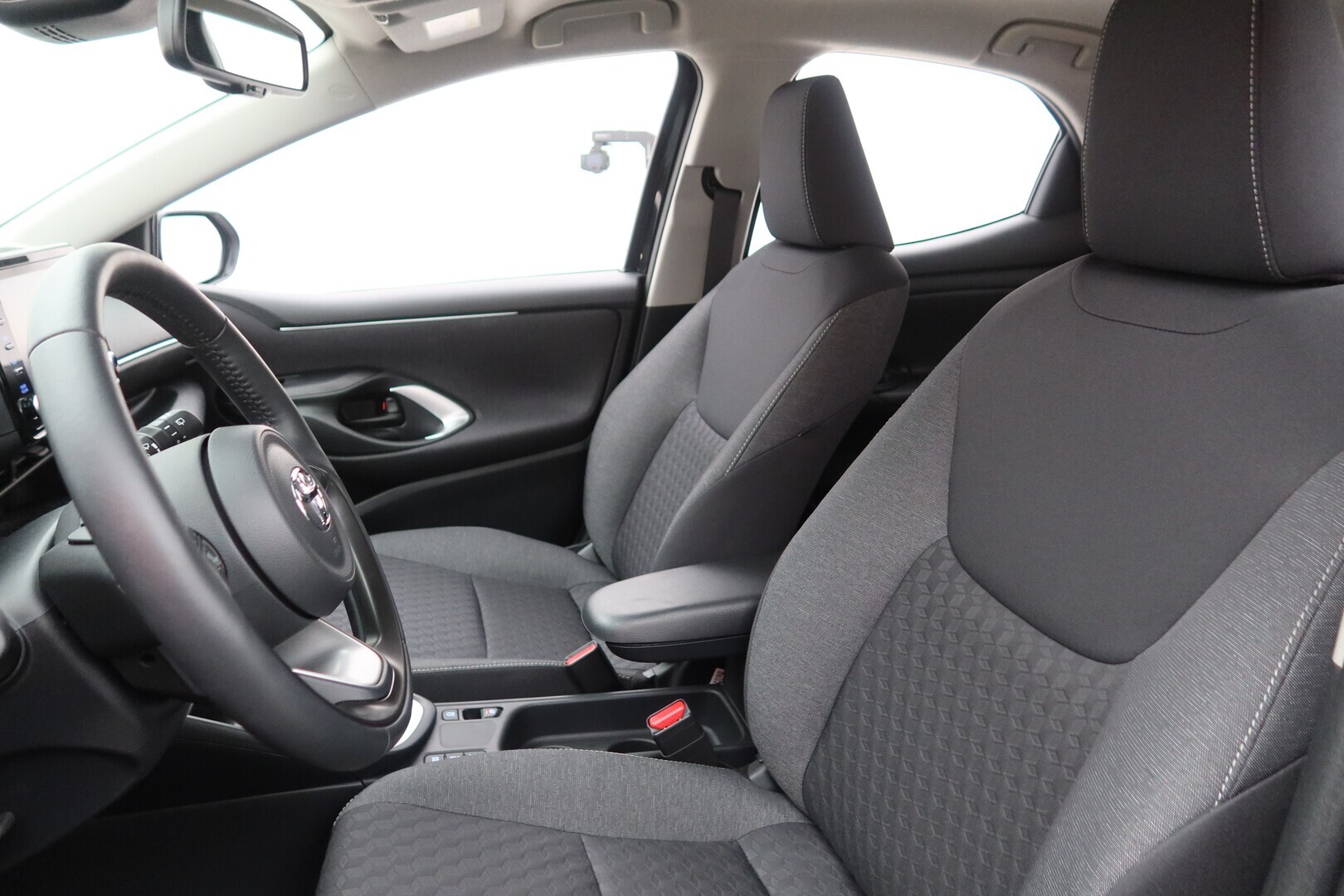 TOYOTA Yaris 2023