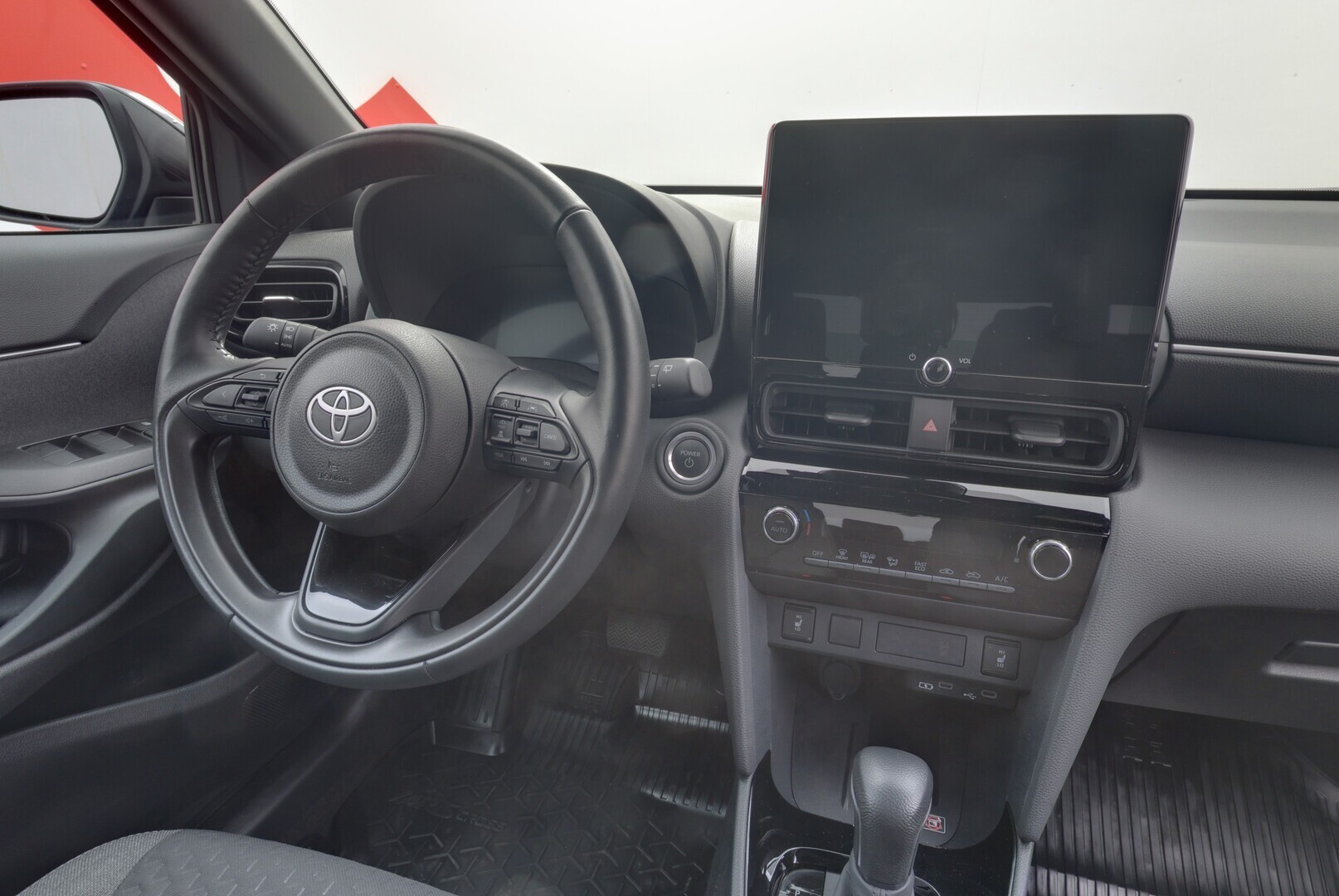 TOYOTA Yaris Cross 2024