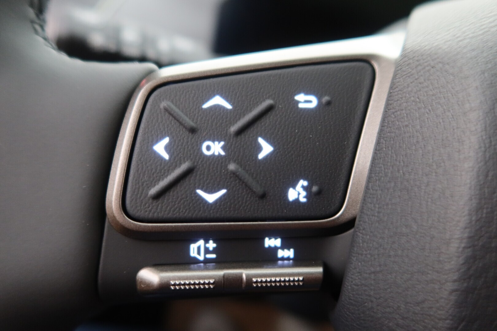 LEXUS ES 2026