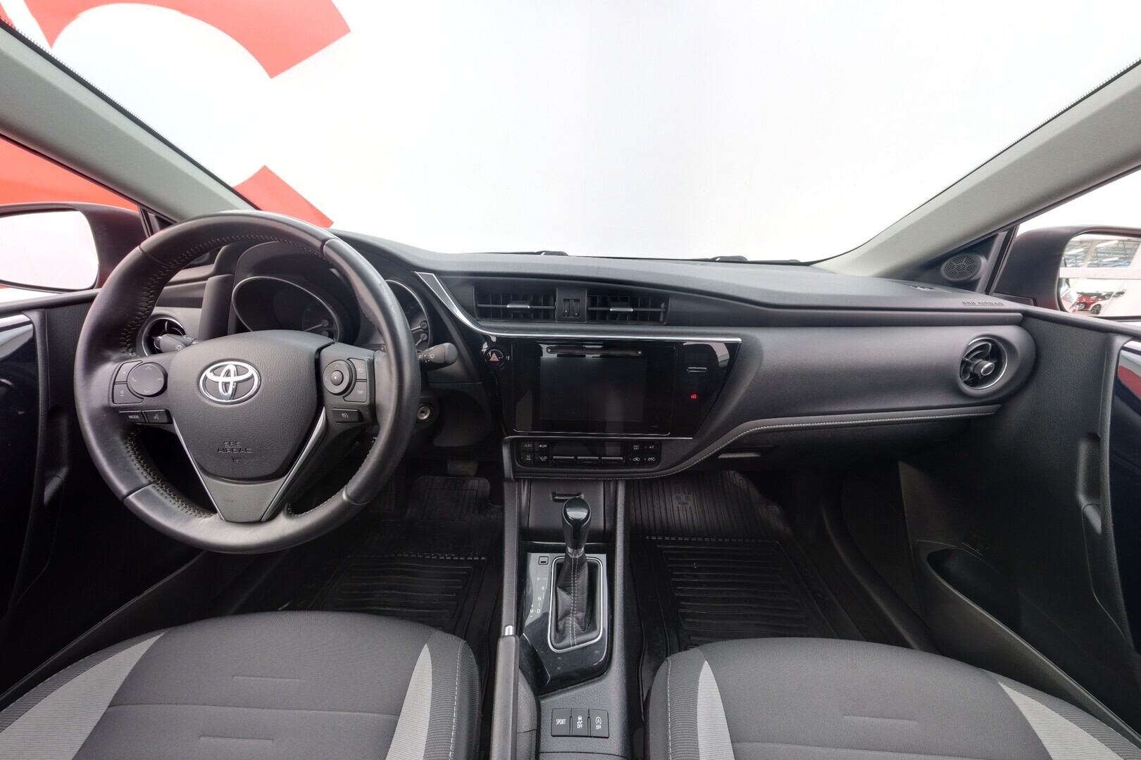 TOYOTA Auris 2016