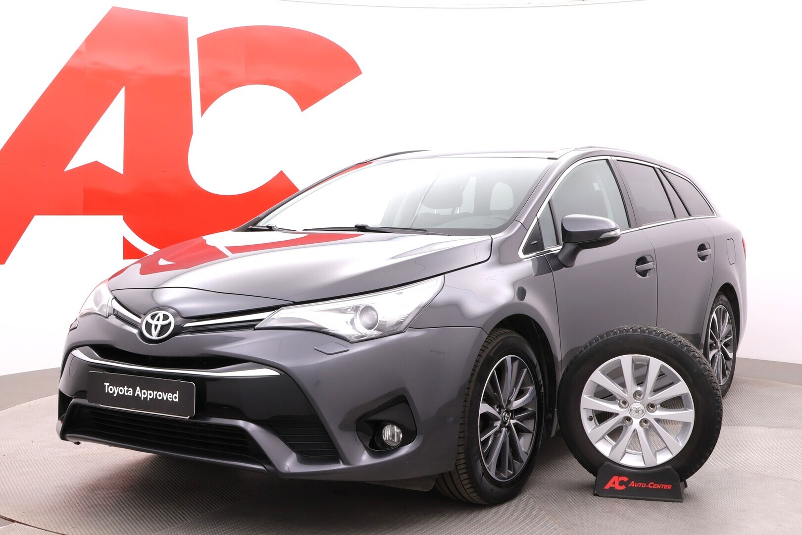 TOYOTA Avensis 2017